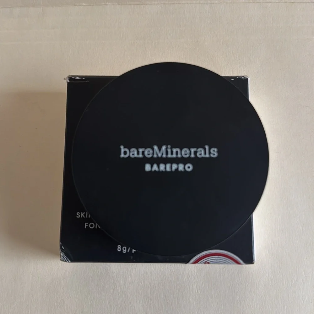 BAREMINERALS BAREPRO 24HR Skin Perfecting Matte Powder Foundation Light 20 Cool